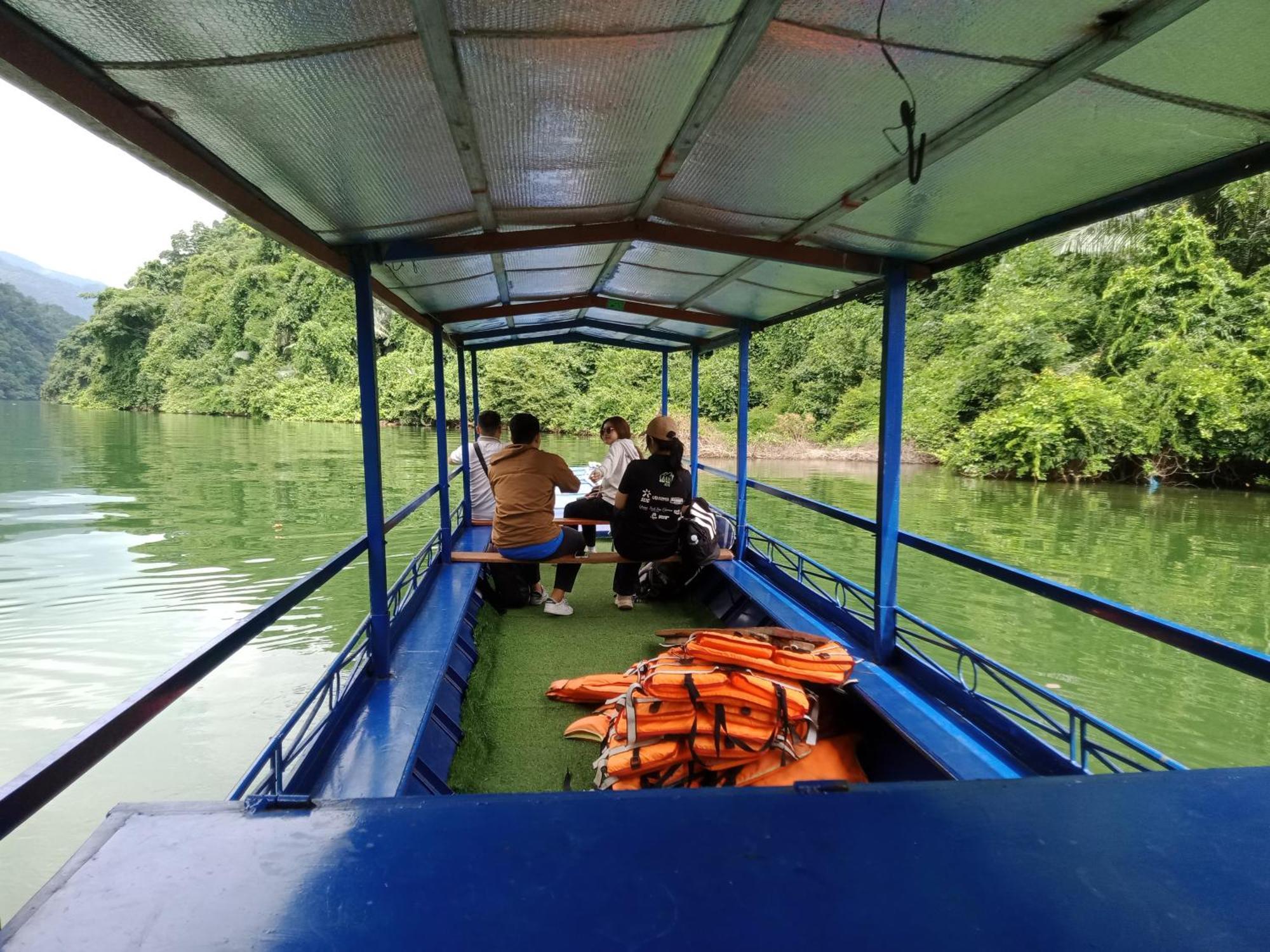 Tran Xuan Homestay Ba Be Екстериор снимка