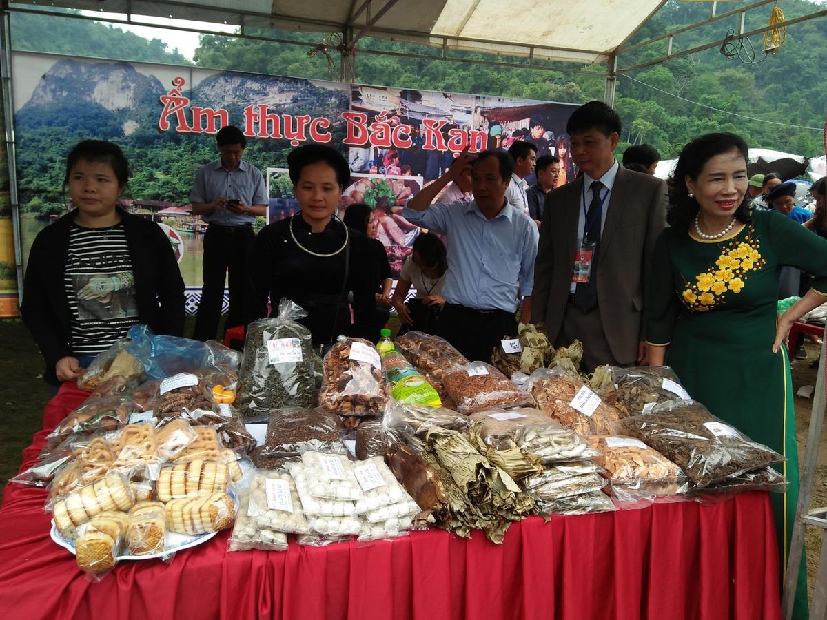 Tran Xuan Homestay Ba Be Екстериор снимка
